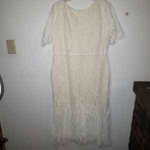 Cream/Off White Elegant Short Sleeve Lace / Pleated Midi Dress Size XL